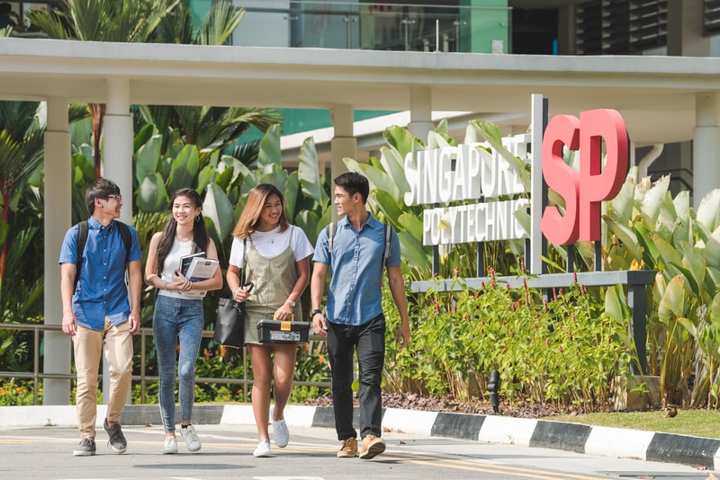 du hoc bac THPT tai Singapore